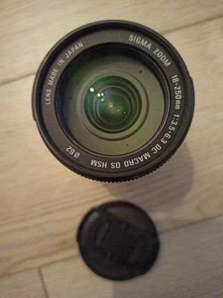 Sigma 70-300mm f/4-5.6 APO DG Macro – Nikon F