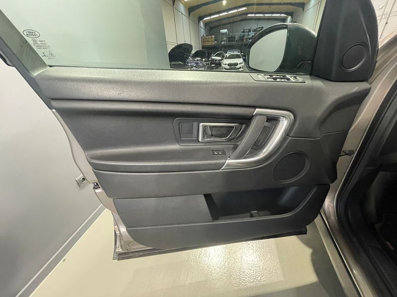 Land Rover Discovery Sport 2016, foto 31