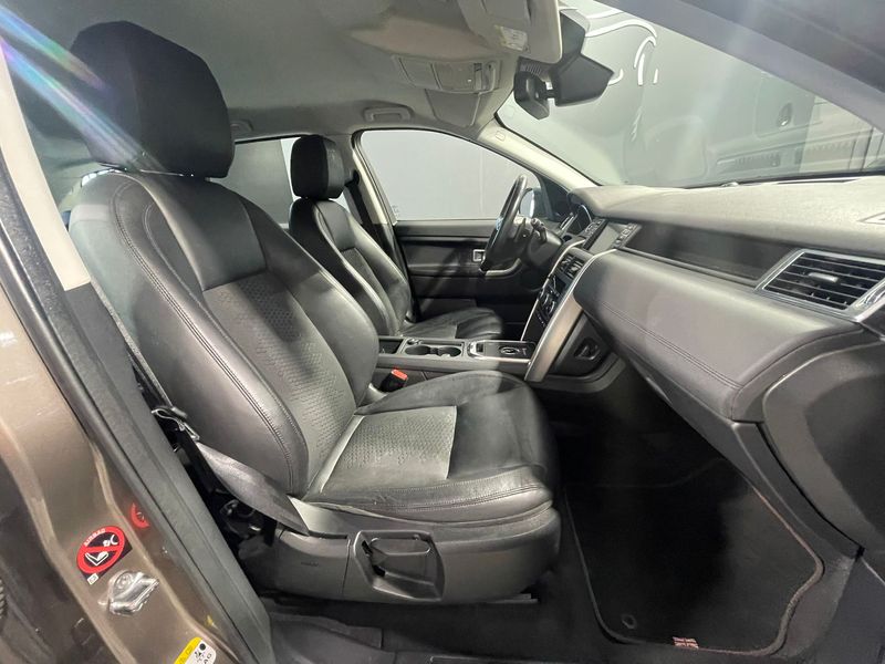 Land Rover Discovery Sport 2016, foto 33