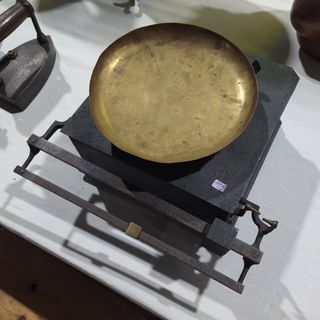 ANTIGUA BÁSCULA CON SU PLATO