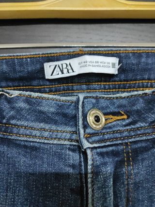 Pantalón vaquero de mujer de Zara