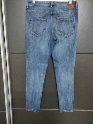 Pantalón vaquero de mujer de Zara