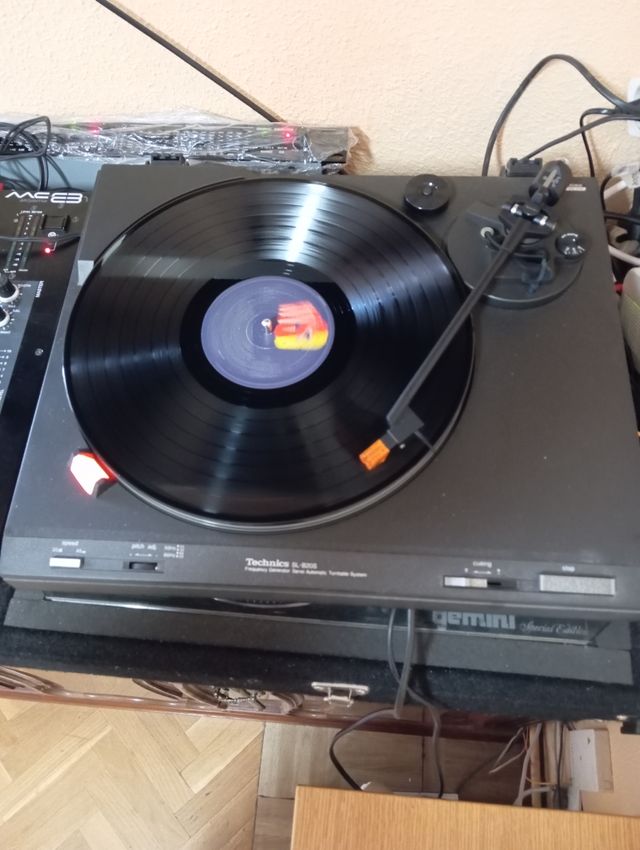 Altavoces Yamaha y tornamesas technics