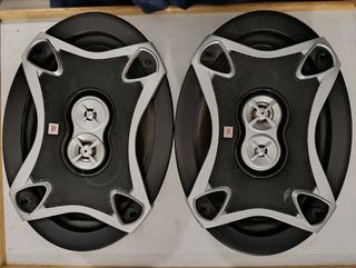 Altavoces JBL