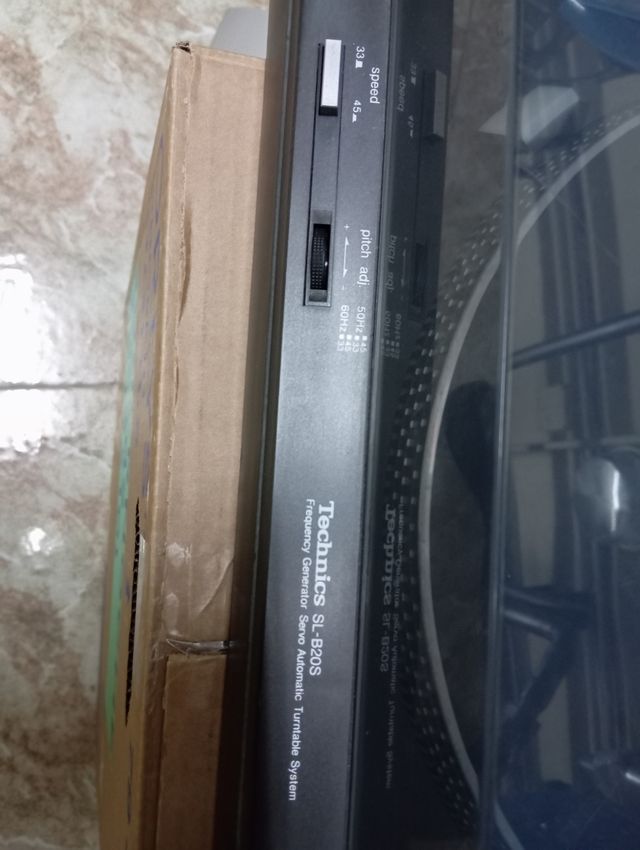 Tornamesas technics y altavoces Yamaha