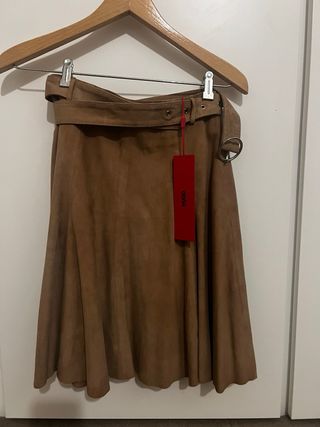Falda Hugo Boss ante NUEVA