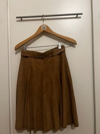 Falda Hugo Boss ante NUEVA