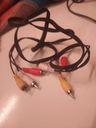Cable adaptador TV a DVD....