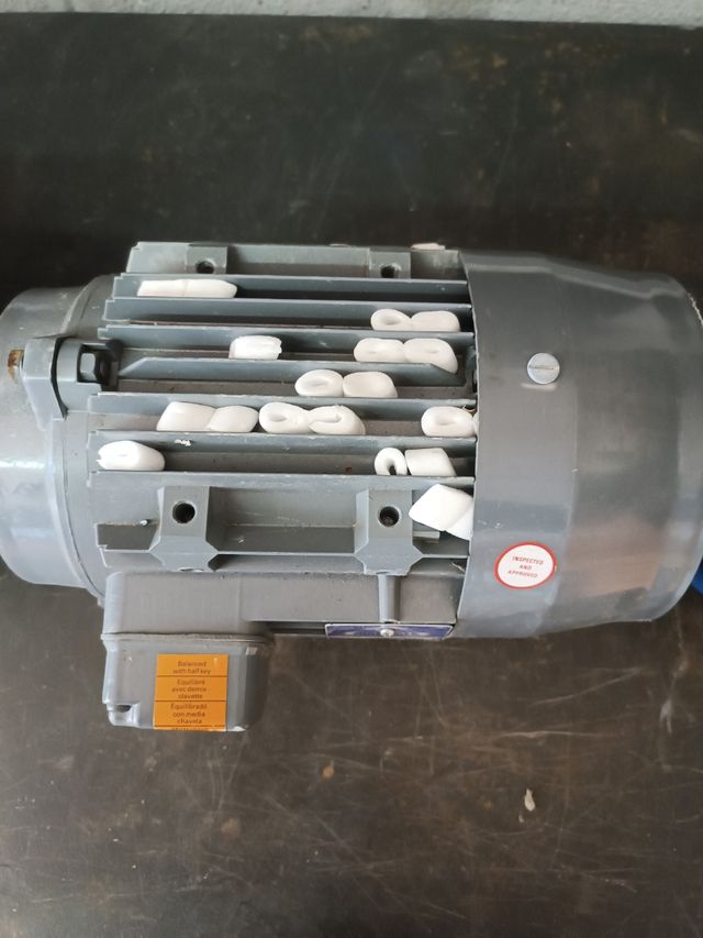 Motores eléctricos nuevos  Escucho ofertas