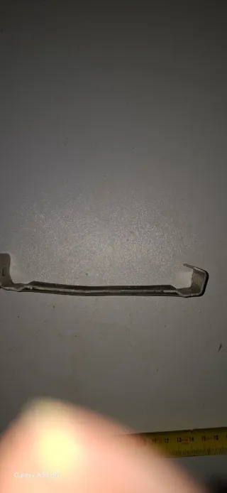 Ganchos   Canalones aluminio 16 centímetros largo