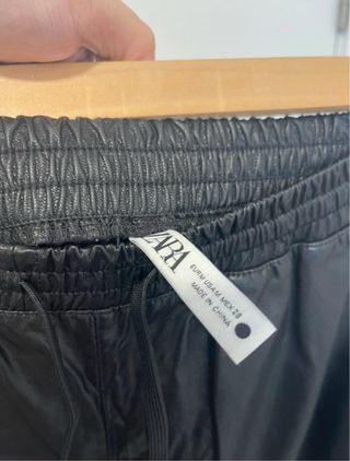 Pantalón Zara