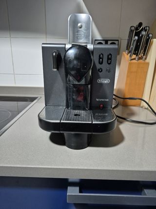 Cafetera nespresso delonghi