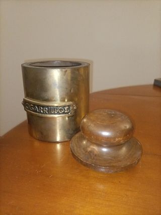 Tarro de tabaco antiguo