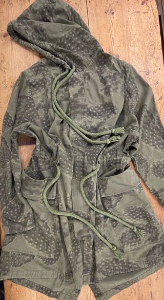 Parka talla unica estampado militar