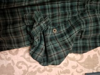 Camisa chica de manga larga. Talla L 