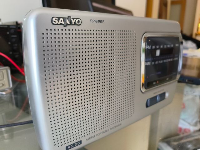 Radio SANYO RP-6165F AM-FM Nuevo