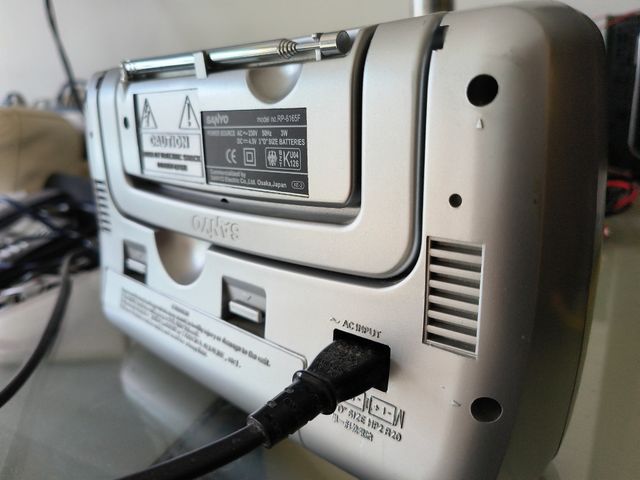 Radio SANYO RP-6165F AM-FM Nuevo