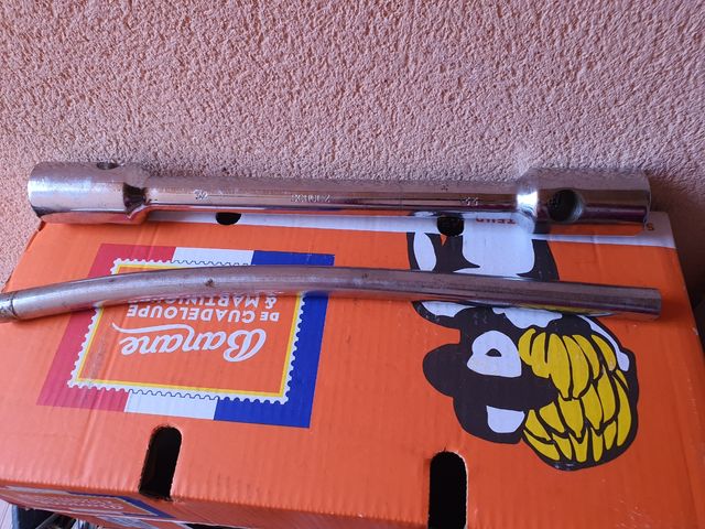 Llave para neumáticos