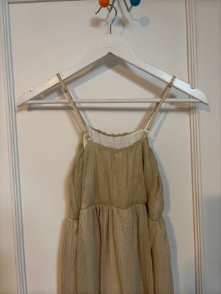 Vestido dorado fiesta de tirantes.