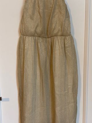 Vestido dorado fiesta de tirantes.