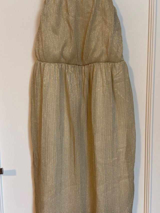 Vestido dorado fiesta de tirantes.