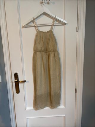 Vestido dorado fiesta de tirantes.