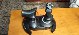 Mando joystick THRUSTMASTER