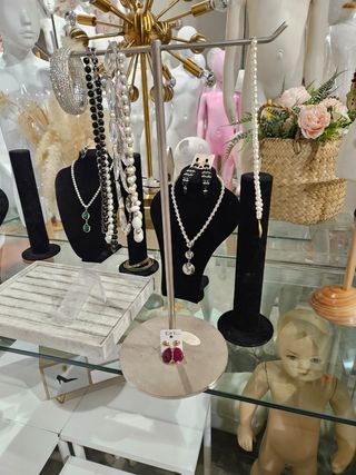 Expositor de hierro para complementos