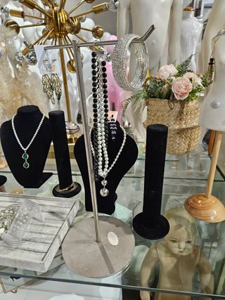 Expositor de hierro para complementos