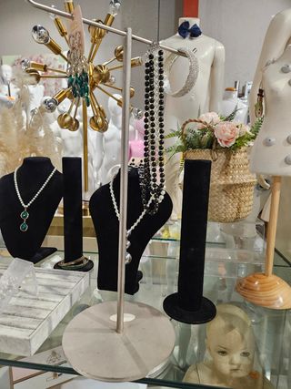 Expositor de hierro para complementos