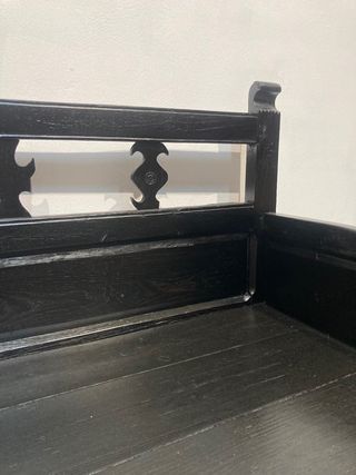 Antiguo banco restaurado lacado negro