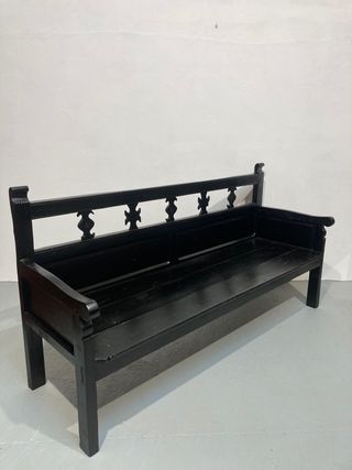 Antiguo banco restaurado lacado negro