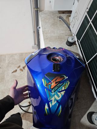 Depósito suzuki gsx r 600 y 750 k6 k7