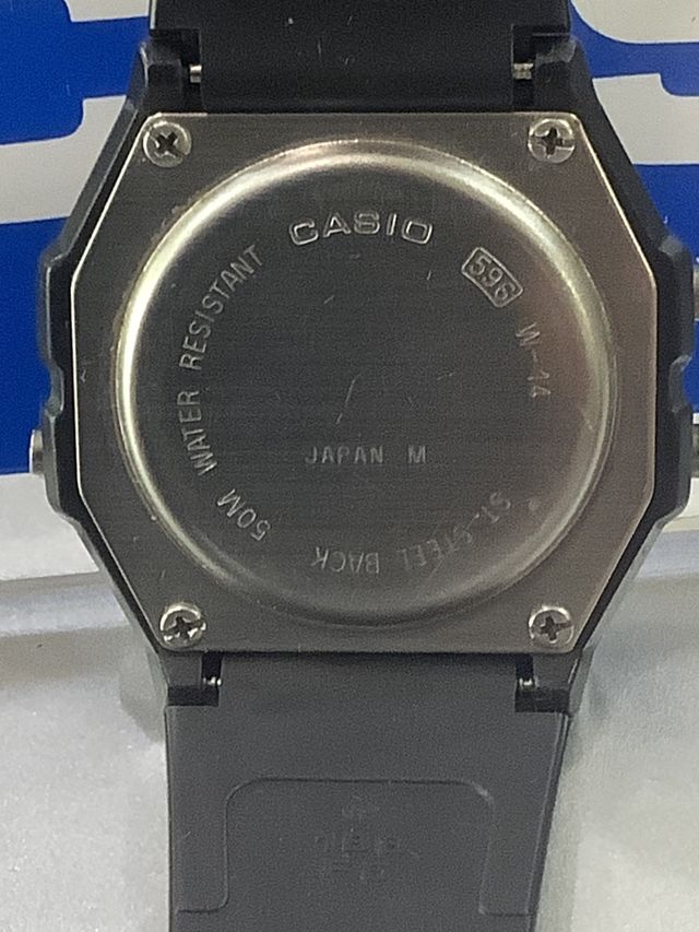 CASIO W 14 Amarillo "JAPAN Año 86" COLECCIONISTAS