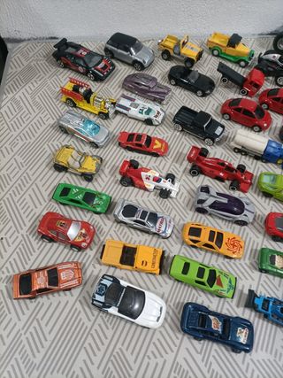 Lote de coches a escala