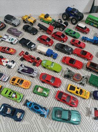Lote de coches a escala