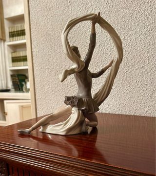 Bailarina con velo de Nao de Lladró