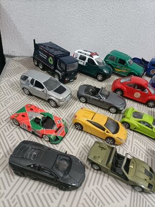 Lote de coches a escala