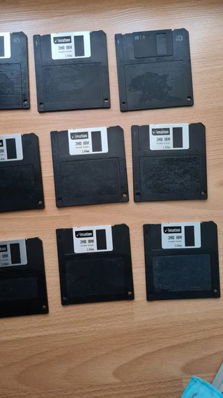 Se vende lote de 12 disquetes de 1,44MB