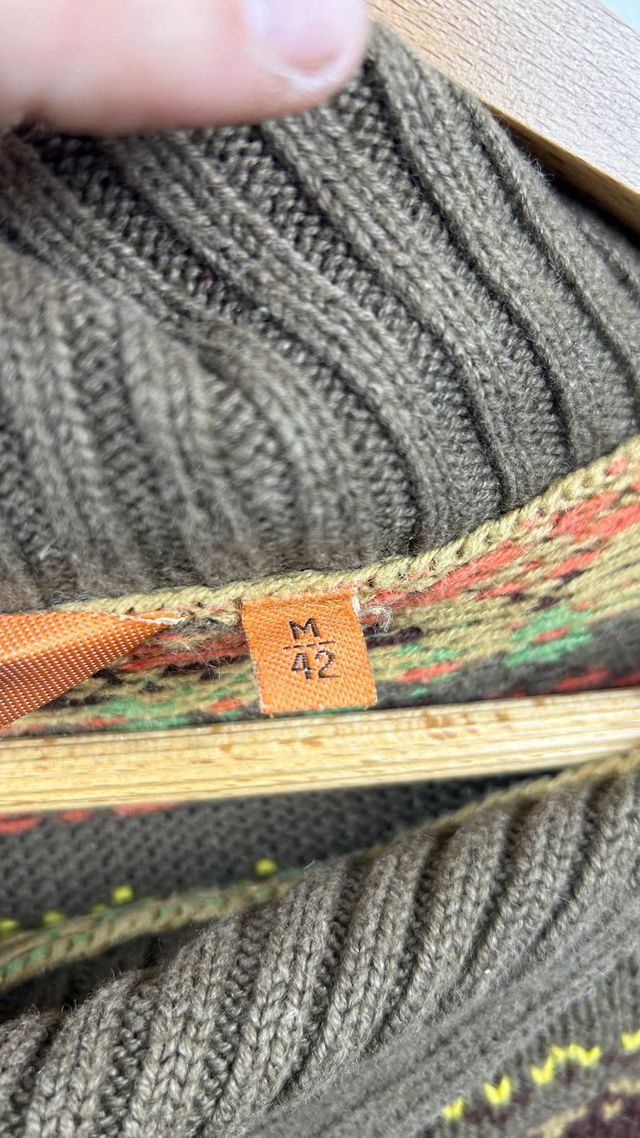 Jersey croptop estampado cuello largo