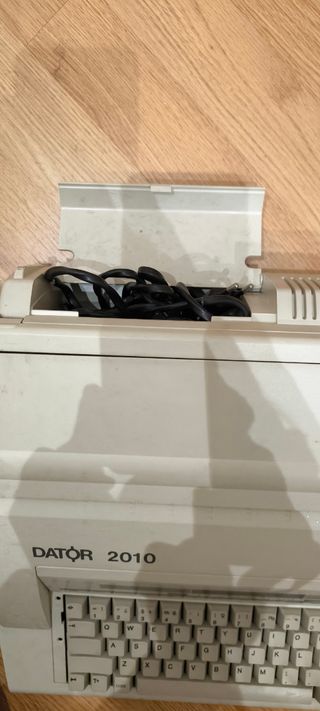 Máquina escribir eléctrica con pantalla 