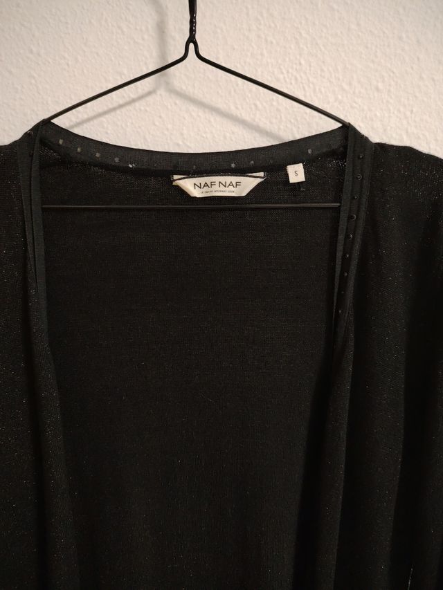 Jersey negro con brillo sutil