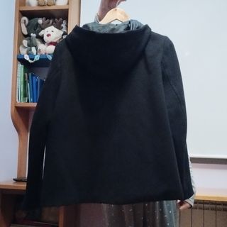 Abrigo negro Zara 