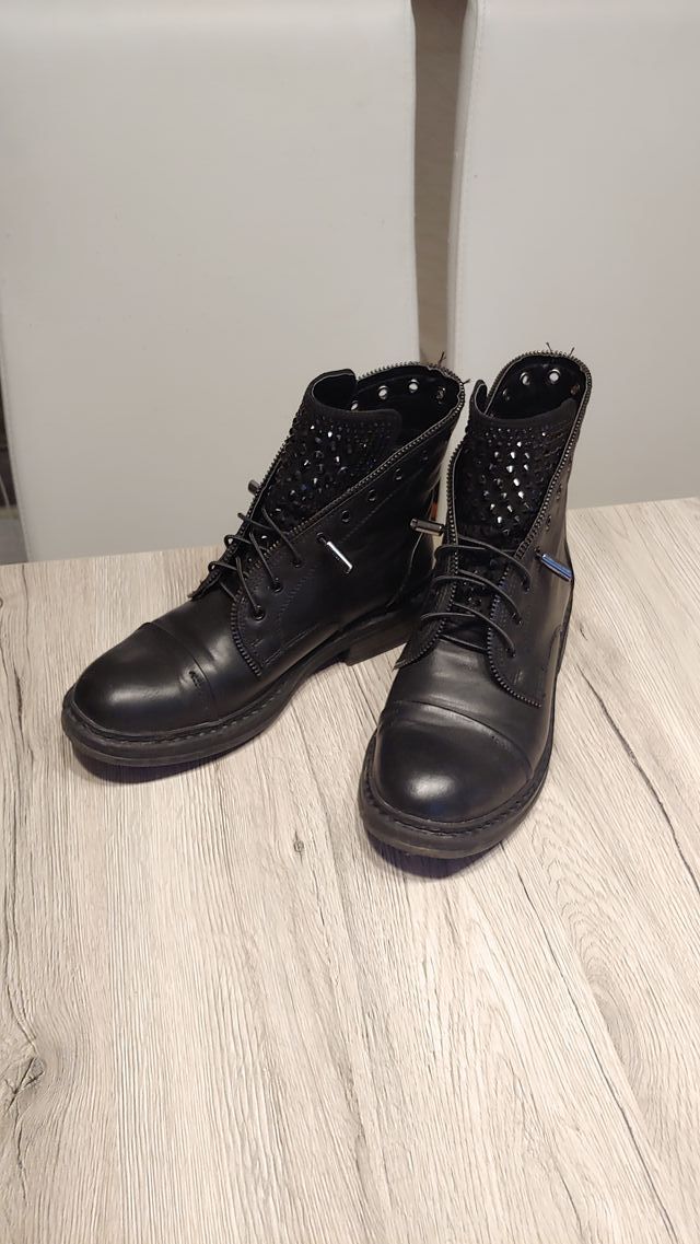 pacchetto due boots neri