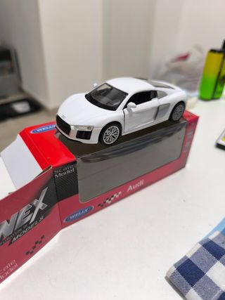 Audi R8 a escala 
