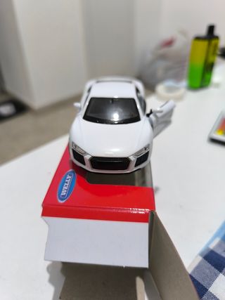 Audi R8 a escala 