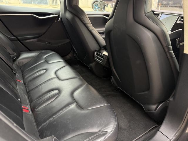 Tesla Model S  carga gratuita de por vida