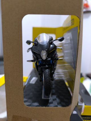 Suzuki GSX-R 1000 a escala 
