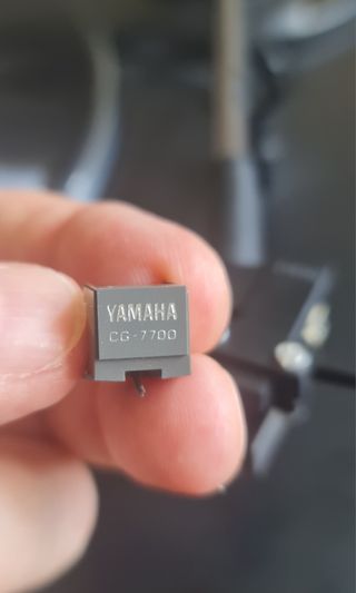 Plato tocadiscos Yamaha TT300