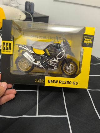 BMW GS1250R a escala 